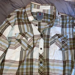 Button down mens shirt EUC